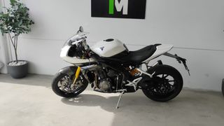Triumph Speed Triple 1200 RR