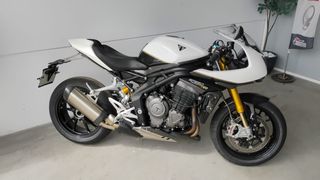 Triumph Speed Triple 1200 RR