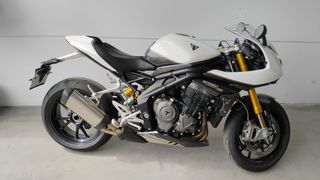 Triumph Speed Triple 1200 RR