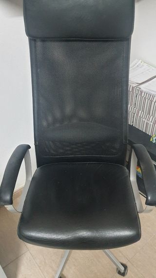 Sillón oficina giratorio negro
