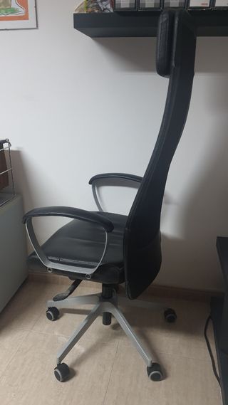 Sillón oficina giratorio negro