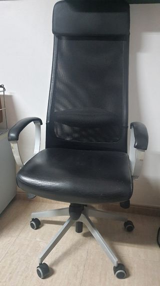 Sillón oficina giratorio negro