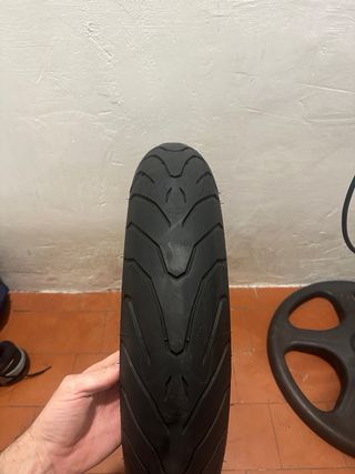 Neumático Pirelli Angel ST delantero 120/70
