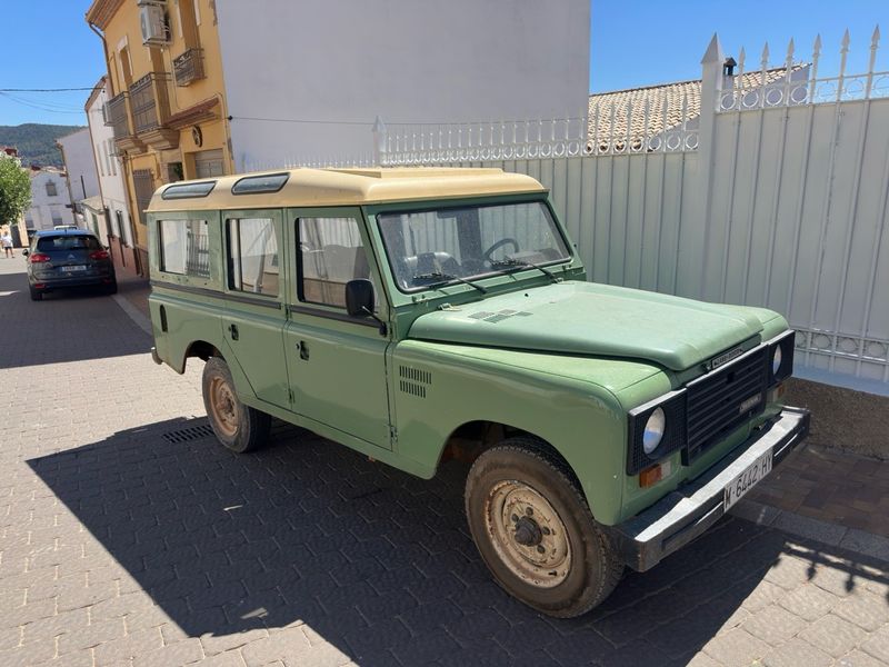 Land Rover Santana - foto 1