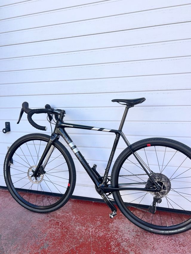 Bicicleta de Gravel Cannondale SuperX CARBONO