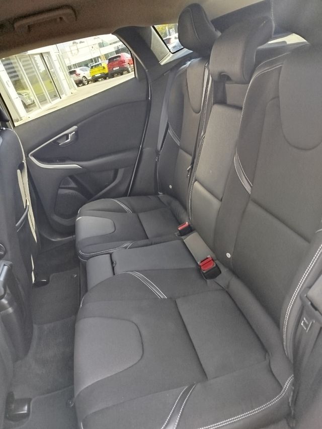 Volvo V40 2018