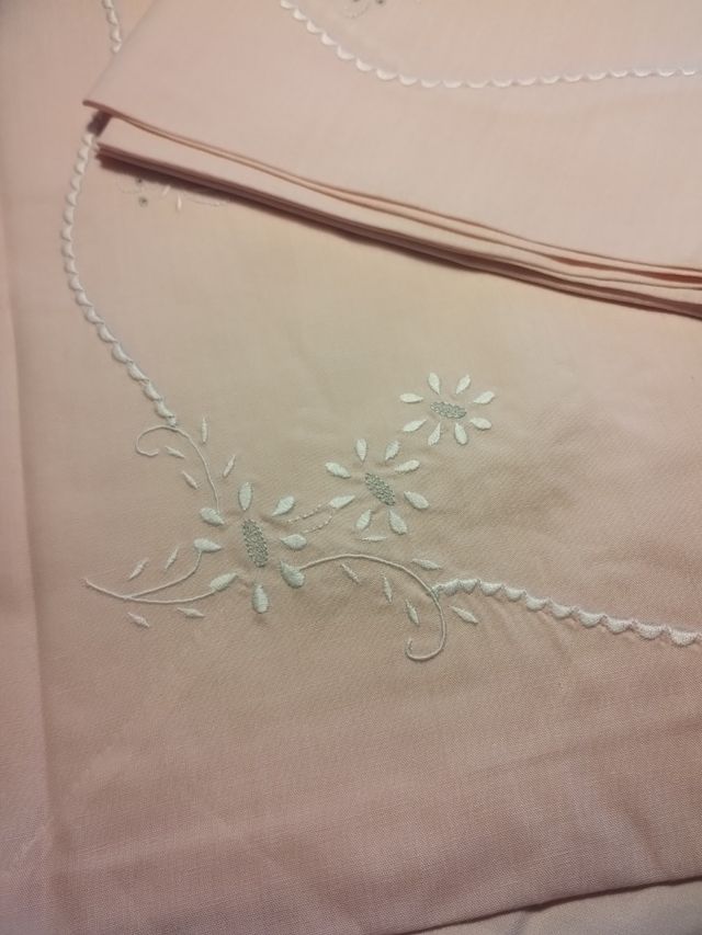 Sábanas Bordadas Rosa