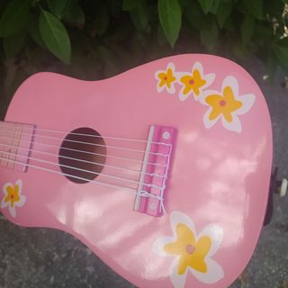 Guitarra rosa infantil
