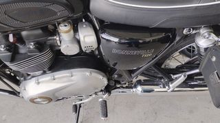 Triumph Bonneville T120 Negra