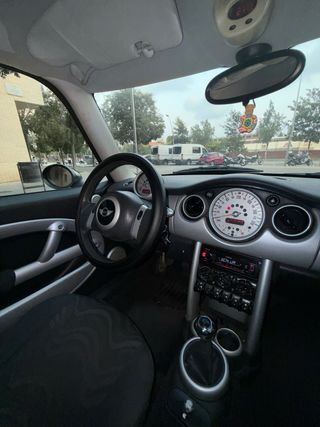 MINI // Pegatina C