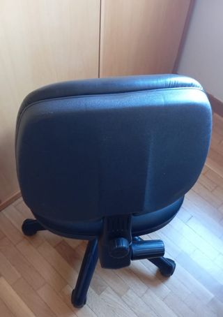 Silla escritorio giratoria negra