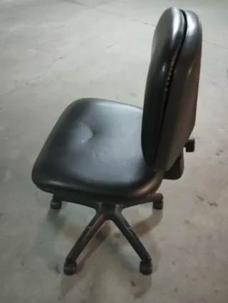 Silla escritorio giratoria negra