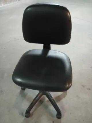 Silla escritorio giratoria negra