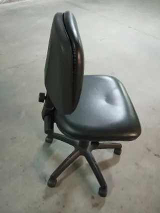 Silla escritorio giratoria negra