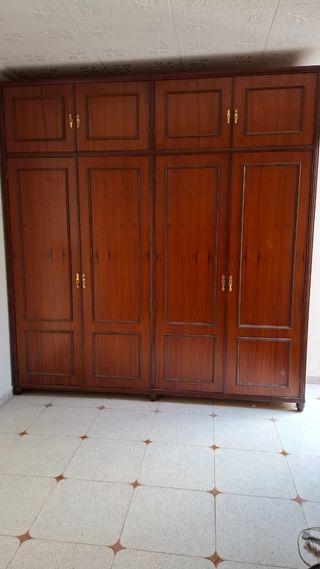 Armario madera maciza 4 puertas