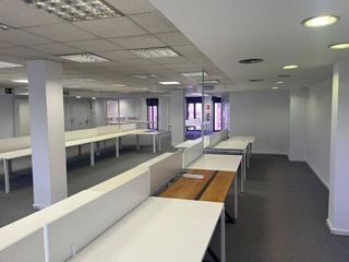 Oficina en alquiler en Eixample Nord – La Devesa en Girona