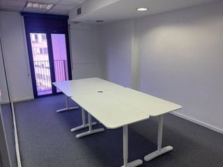 Oficina en alquiler en Eixample Nord – La Devesa en Girona
