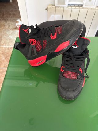 Zapatillas Jordan 4 Retro
número 36 puestas 3 vece