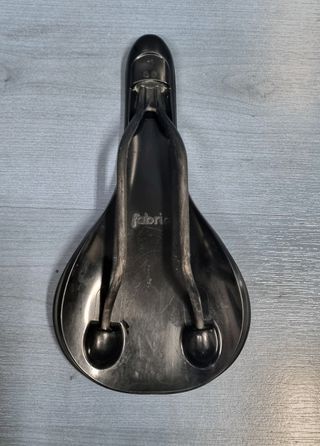 Sillín Fabric Flat Pro Team carbono 142 Cannondale