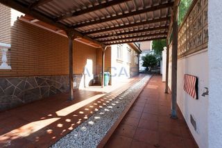 Chalet en alquiler en Montmar en Castelldefels