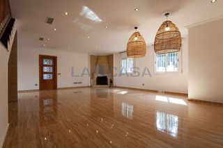Chalet en alquiler en Montmar en Castelldefels