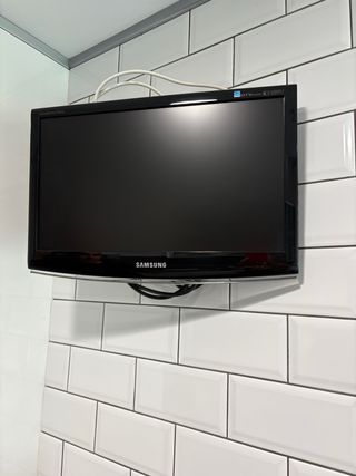 TV Samsung 18"