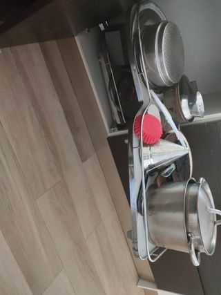 Sistema di supporto angolare italiano per mobili