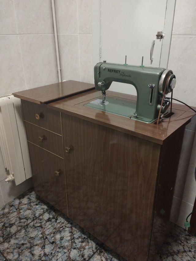 Máquina coser Refrey Preferida Antigua