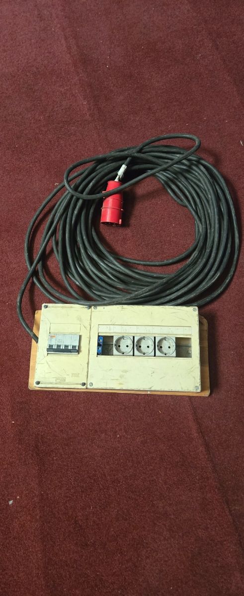 Painel elétrico Schneider - 4 tomadas