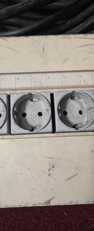 Cuadro eléctrico Schneider - 4 enchufes