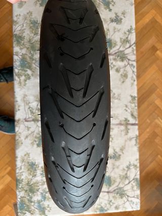Michelin Road 5 GT 120/70 ZR17. 58W