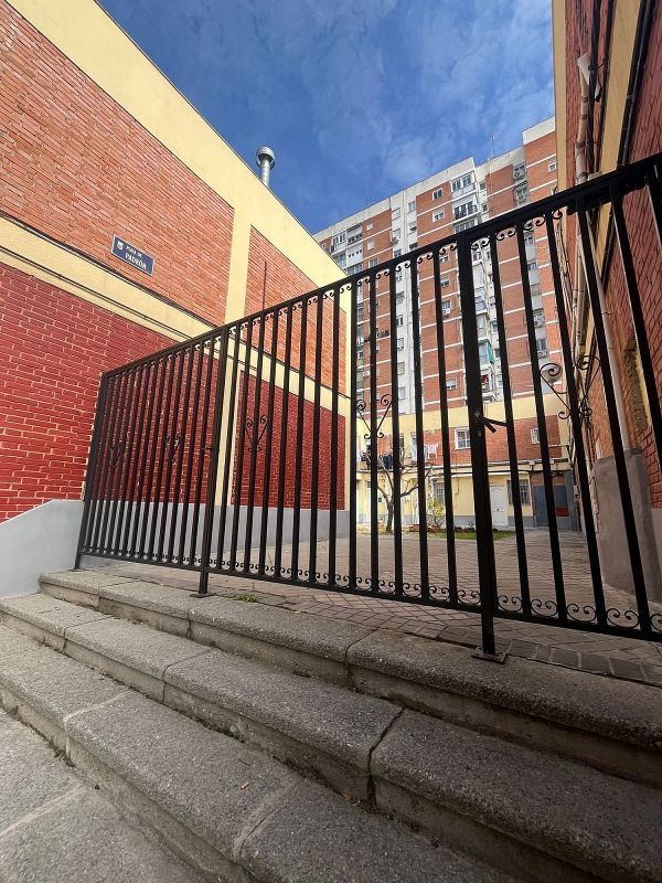 Centro Comercial La Ideal La Vaguada Locales En Venta En Calle