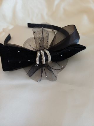 Cerchietto nero con fiocco e strass
