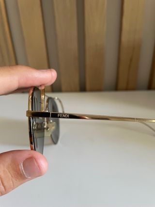 Gafas Fendi doradas