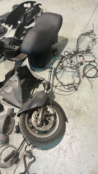 2 Yamaha Majesty 125 Despiece