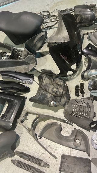 2 Yamaha Majesty 125 Despiece