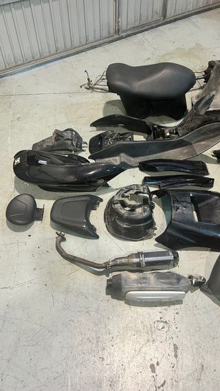 2 Yamaha Majesty 125 Despiece