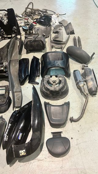 2 Yamaha Majesty 125 Despiece