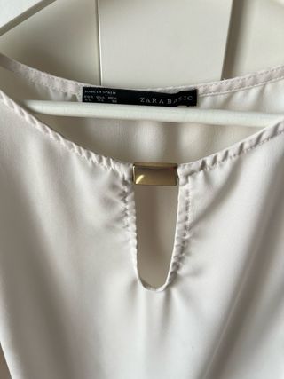 Blusa Zara blanca - media manga