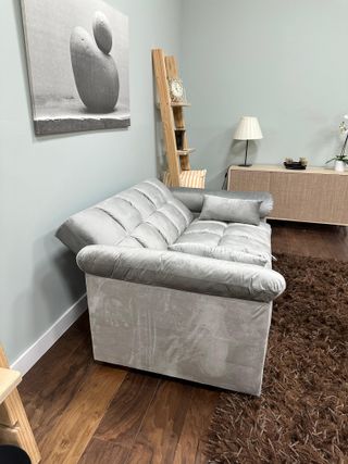 Sofá cama gris terciopelo