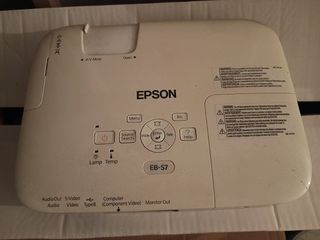 Proyector Epson EB-S7: ¡En perfecto estado!