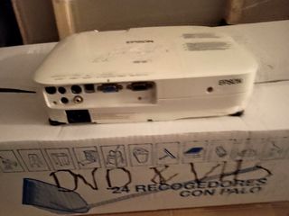 Proyector Epson EB-S7: ¡En perfecto estado!