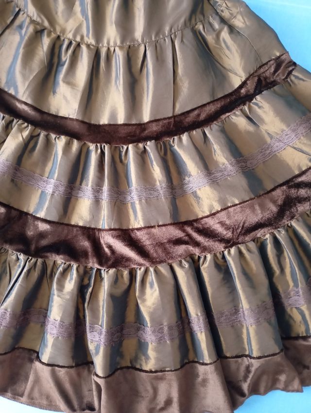 Falda plisada marrón