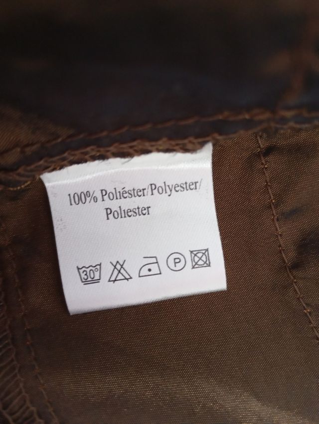 Falda plisada marrón