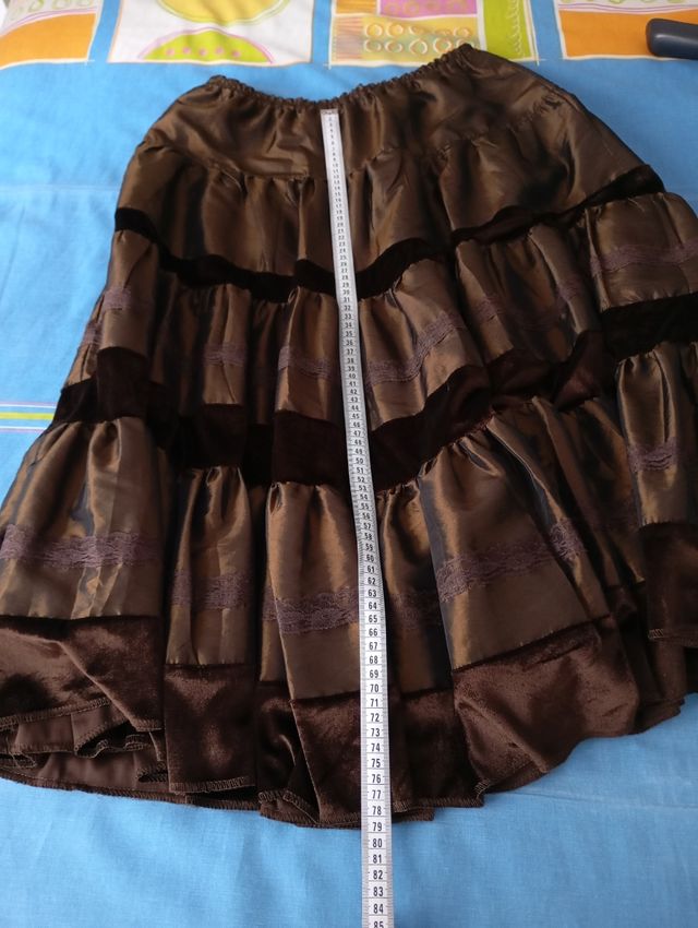 Falda plisada marrón