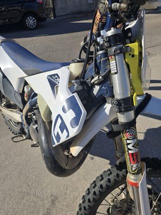 HUSQVARNA 300 TPI 2T 2020