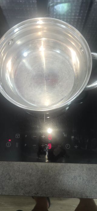 Placa inducción - Perfe estado solo en una esquina