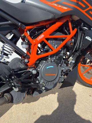 KTM Duke 125 (2022) Impecable - 8474km