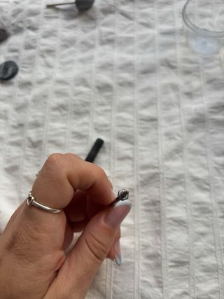 Tornillo con rosca y arandela y fresa de recubrimi