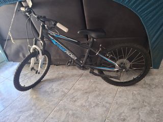 Bicicleta FreeRider 20" Niño con caballete 